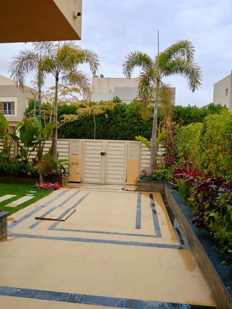 تصميم مدخل حديقة فيلا بعد تنفيذ اللاندسكيب في 6 أكتوبر