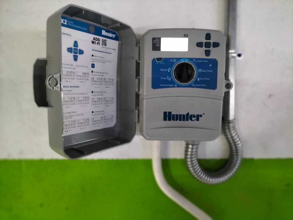 جهاز Hunter للتحكم في نظام الري الأوتوماتيك للحدائق