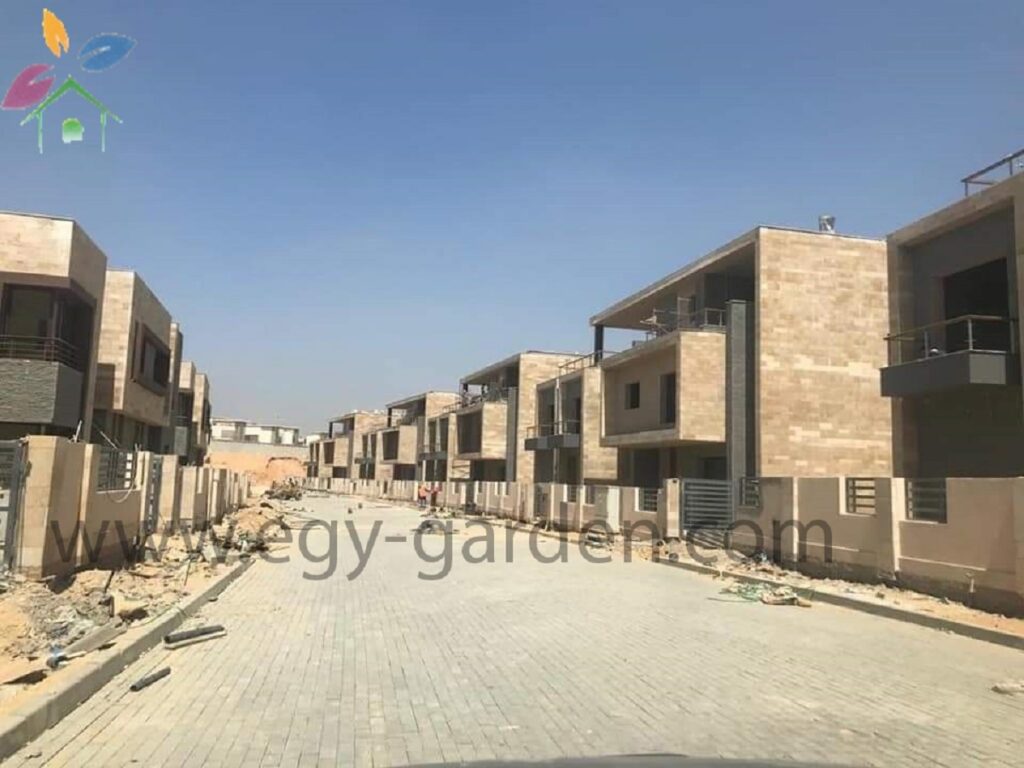 تنفيذ الطرق والممرات ضمن أعمال المقاولات العامة